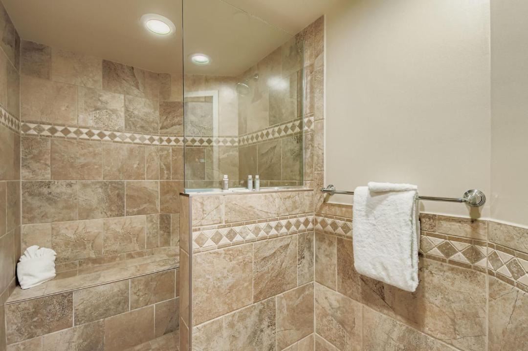 Photo of Bathroom in Peak 9