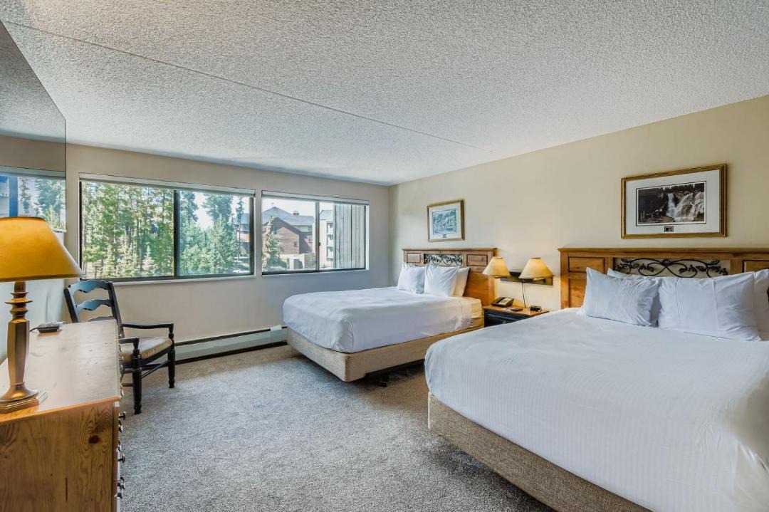 Photo of Bedroom in Peak 9