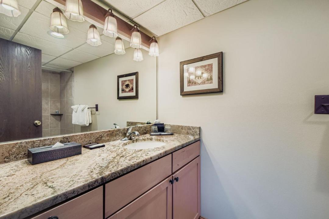 Photo of Bathroom in Peak 9