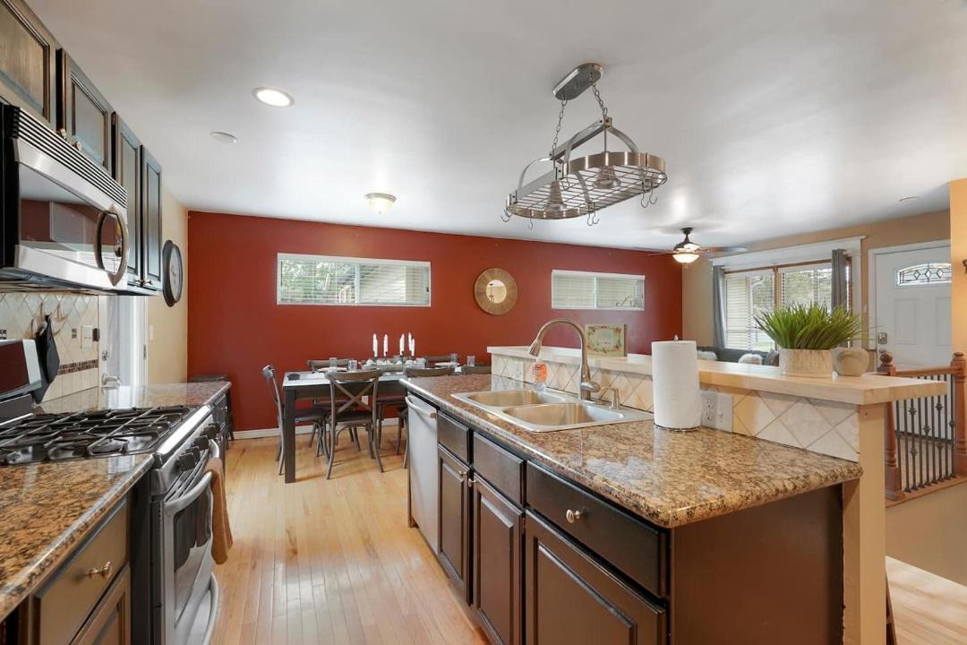 Photo of Kitchen in Arvada Plaza Area