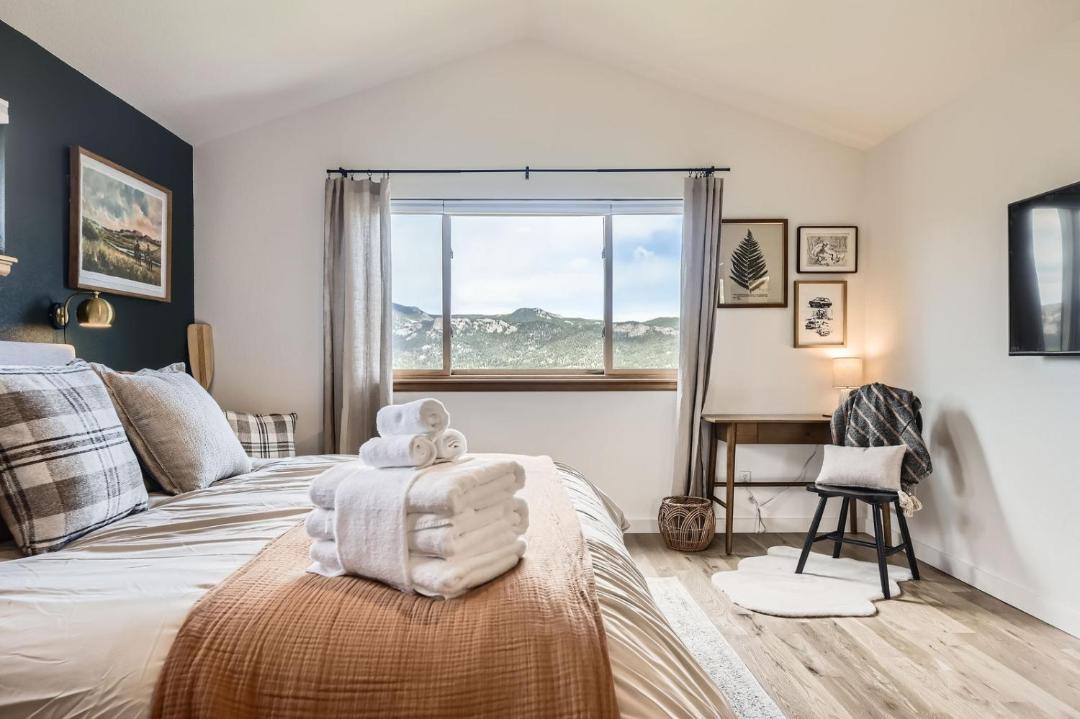 Photo of Bedroom in Pine