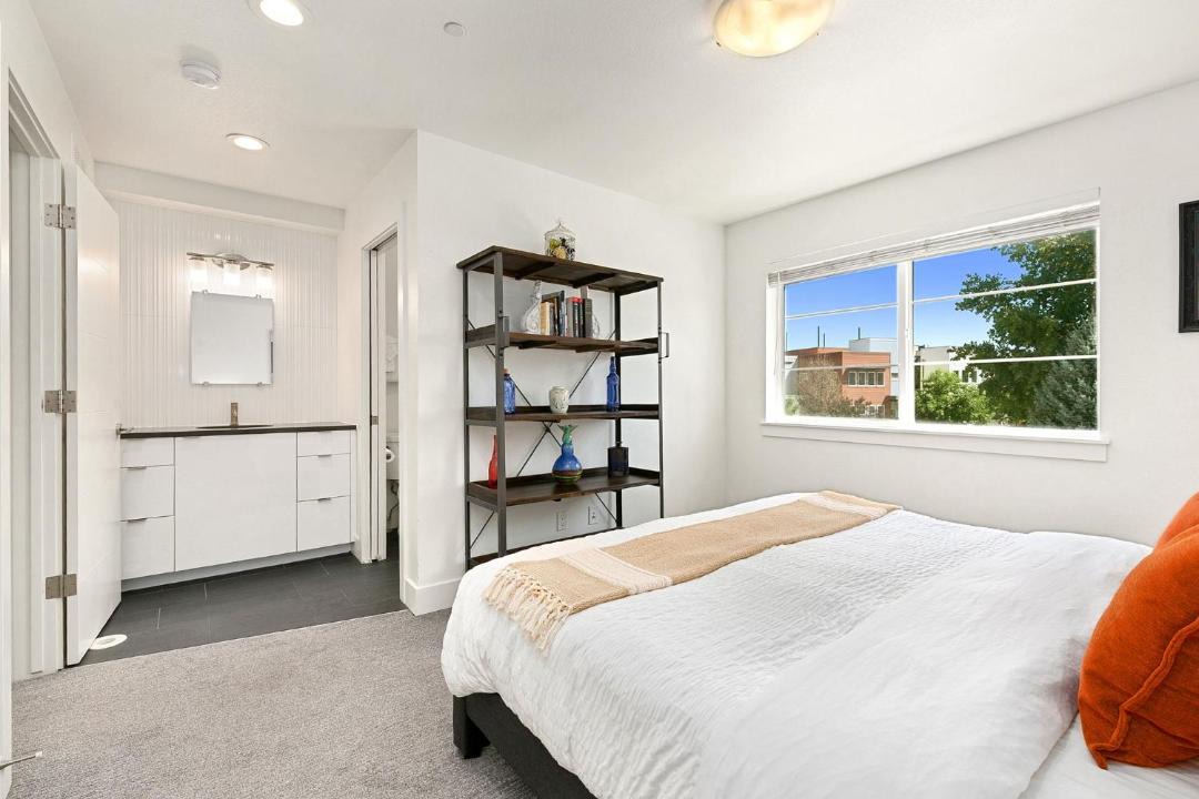 Photo of Bedroom in Old Town North