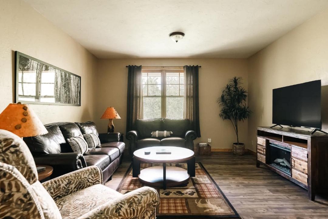 Photo of Livingroom in Three Peaks