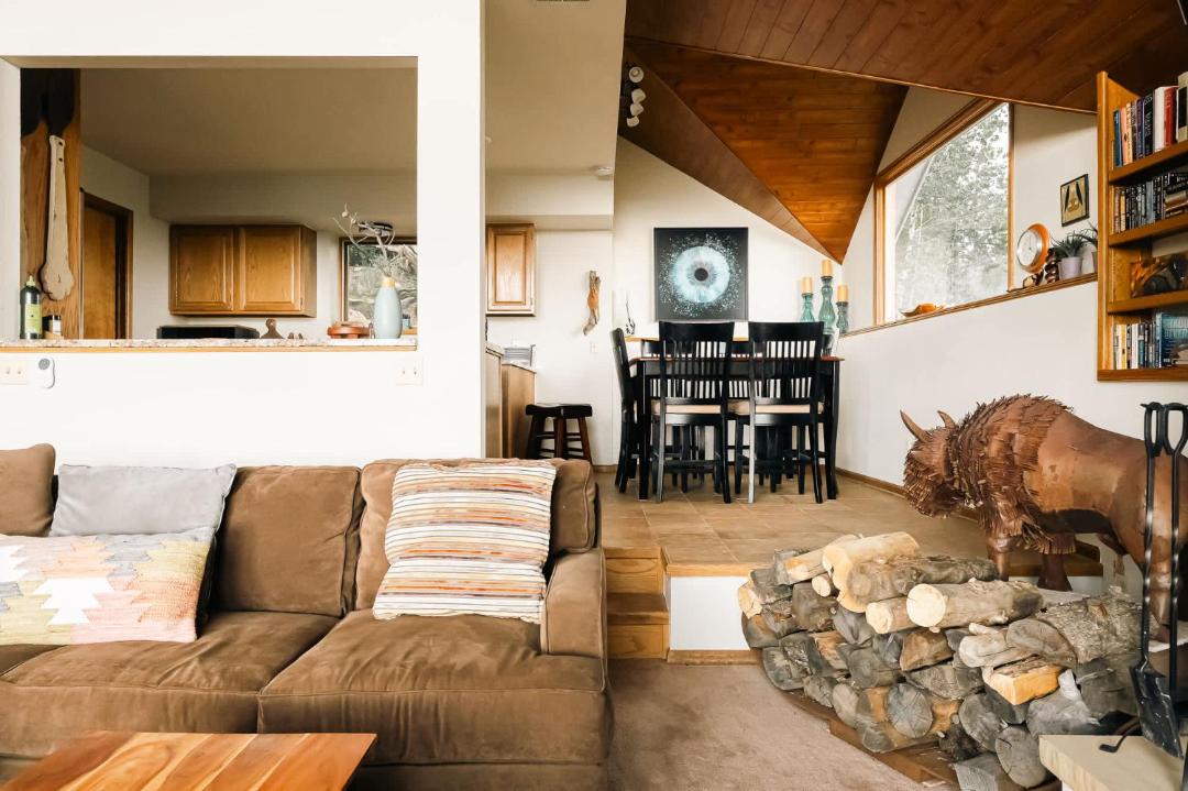 Photo of Livingroom in Evergreen