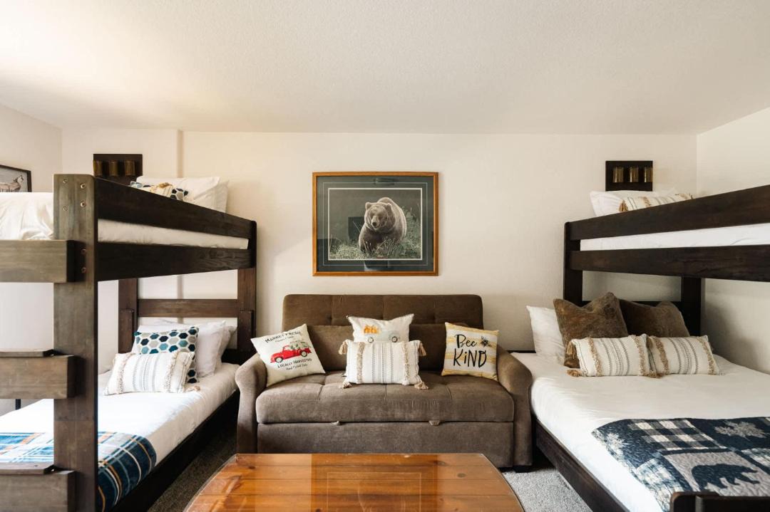Photo of Bedroom in Eagle