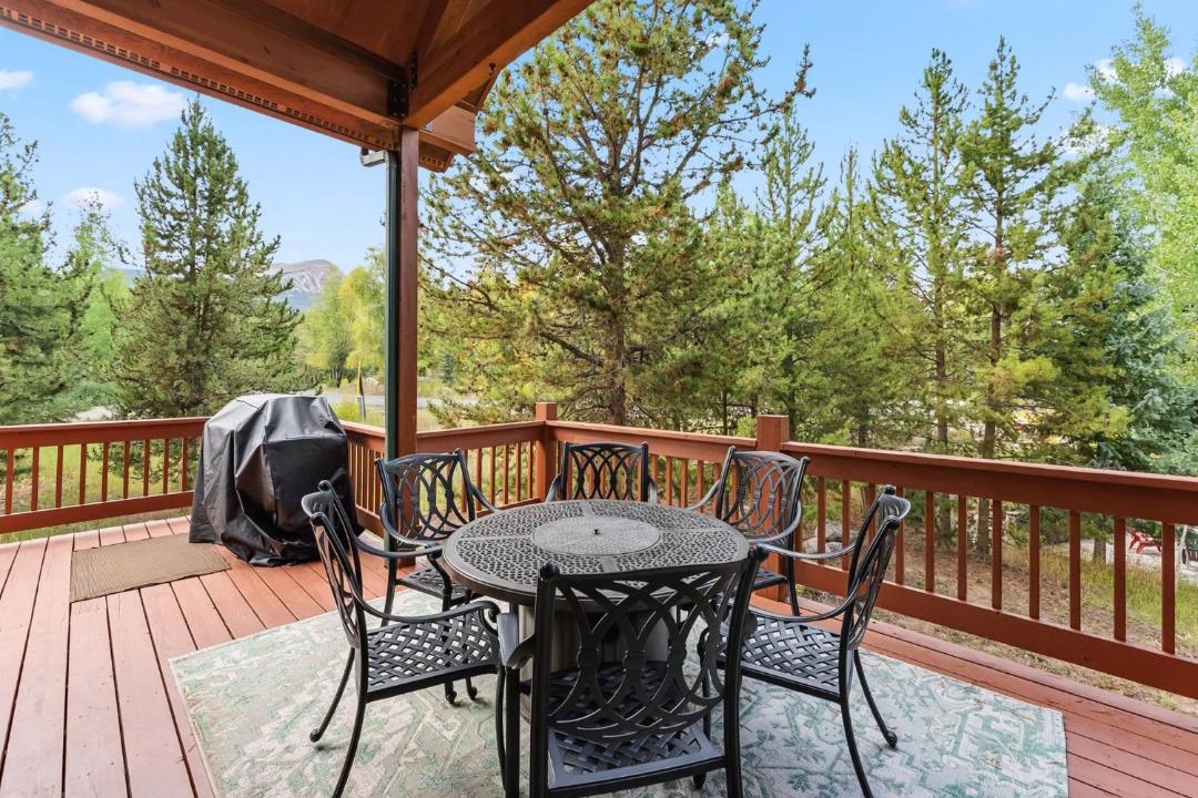 Photo of Patio Balcony in Three Peaks