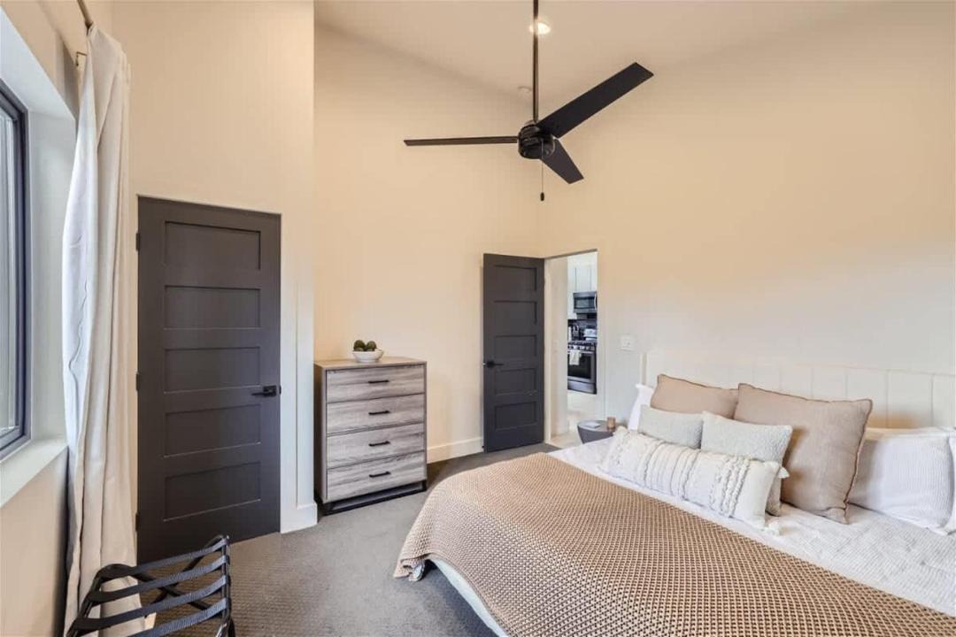 Photo of Bedroom in Evergreen Meadows