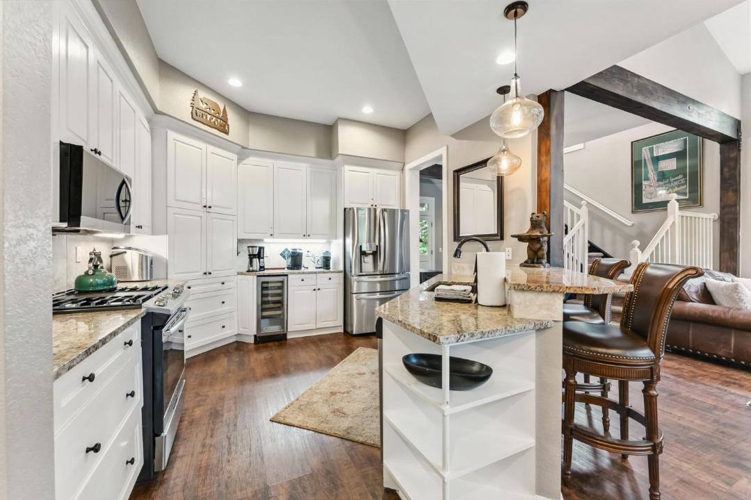 Photo of Kitchen in Peak 8