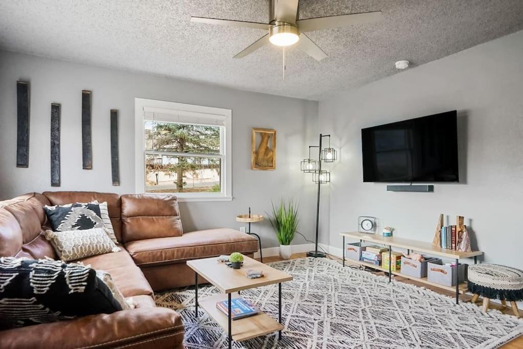 Photo of Livingroom in West Colorado Springs