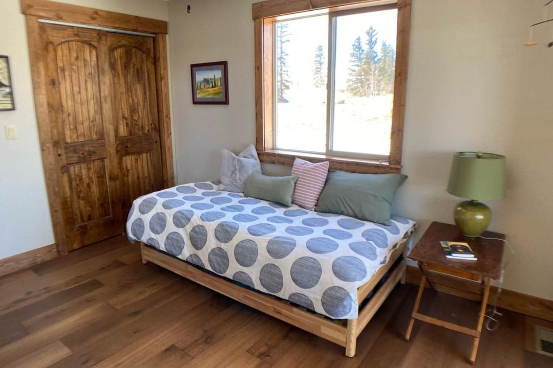 Photo of Bedroom in Indian Mountain
