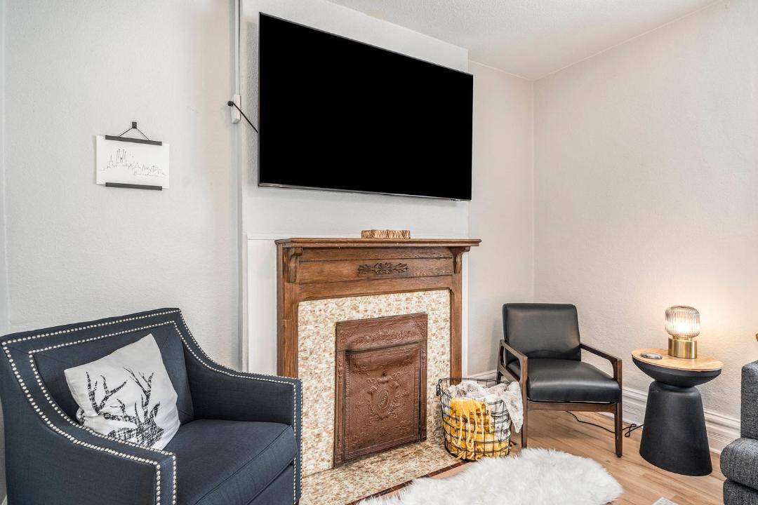 Photo of Livingroom in Curtis Park