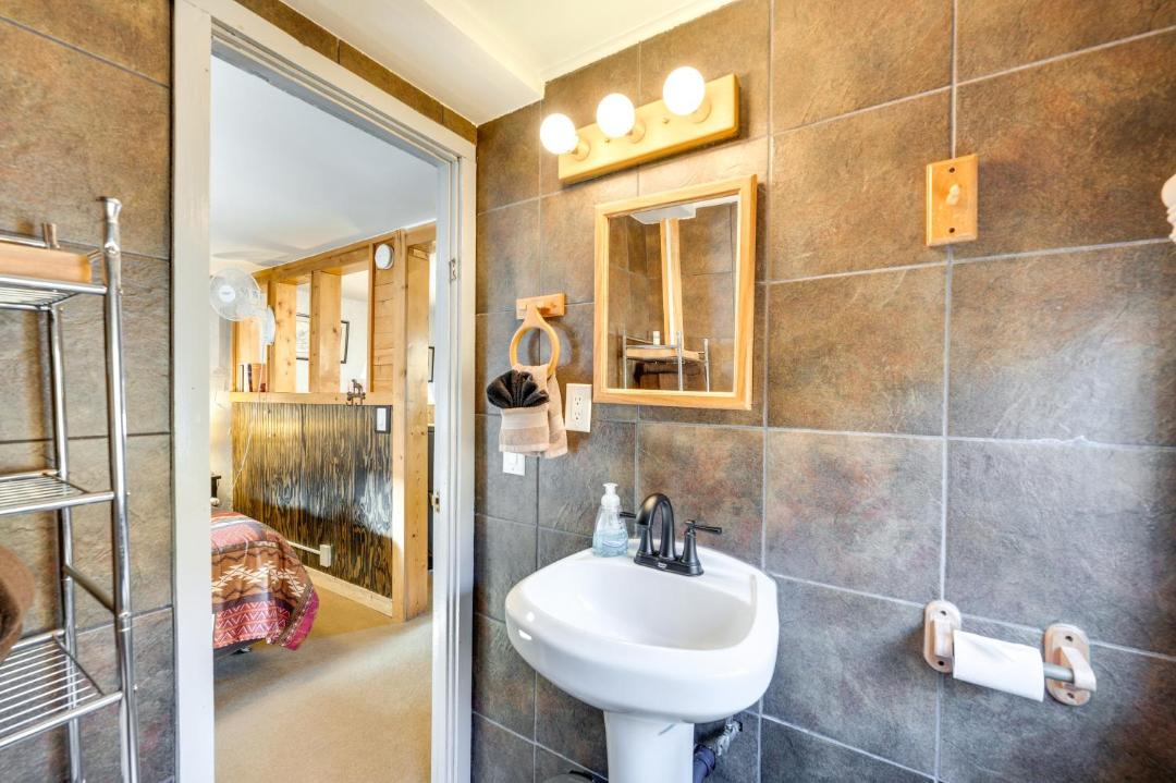 Photo of Bathroom in Drake