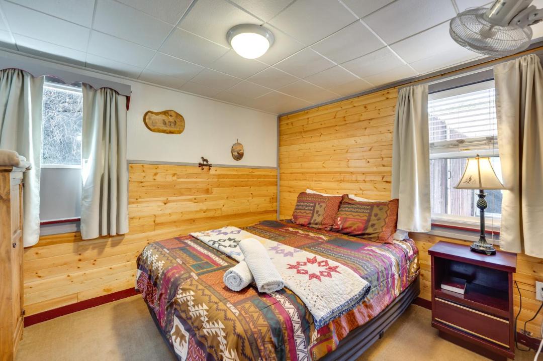 Photo of Bedroom in Drake