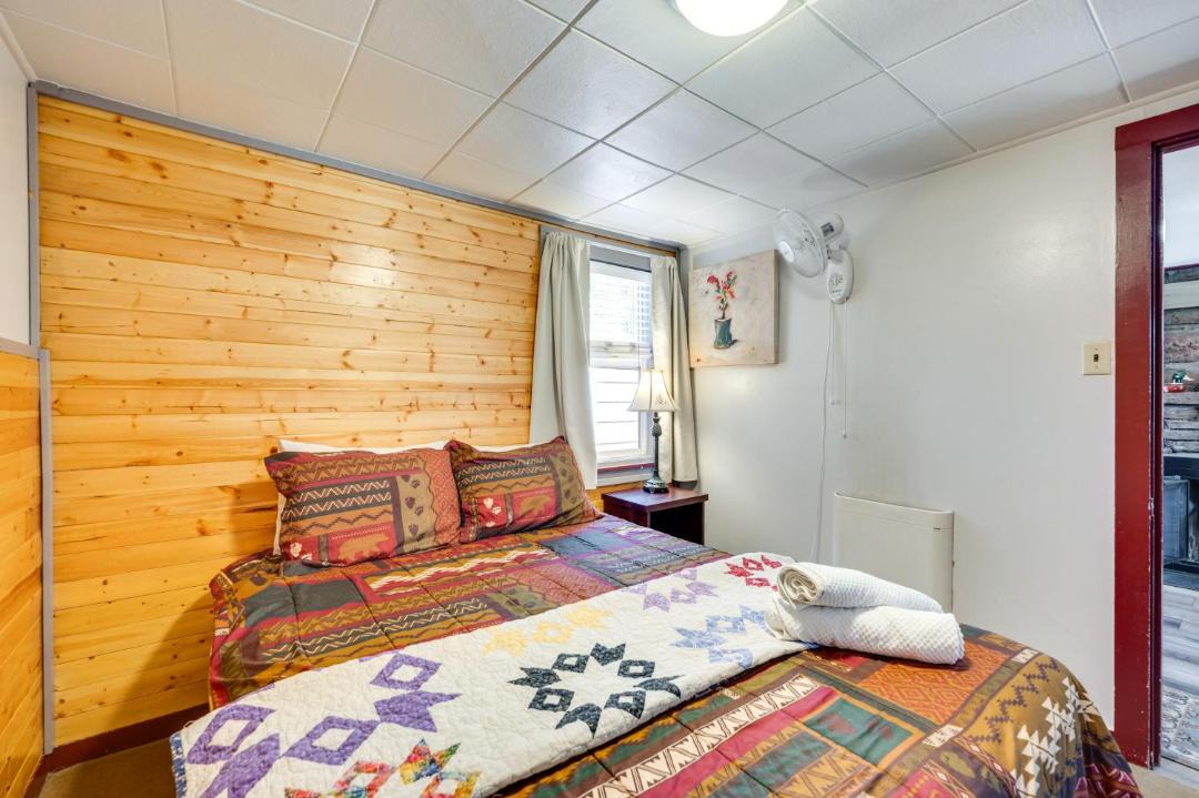 Photo of Bedroom in Drake