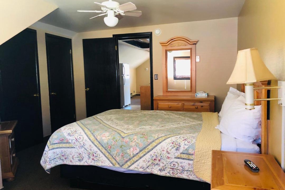 Photo of Bedroom in Glenwood Springs