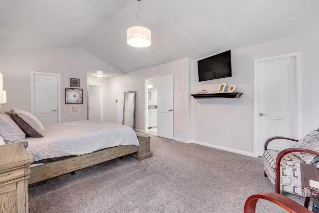 Photo of Bedroom in Northwest Colorado Springs