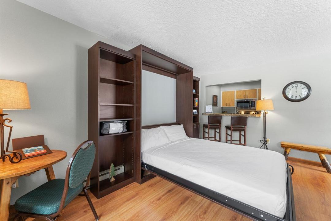 Photo of Bedroom in Lakeside Village