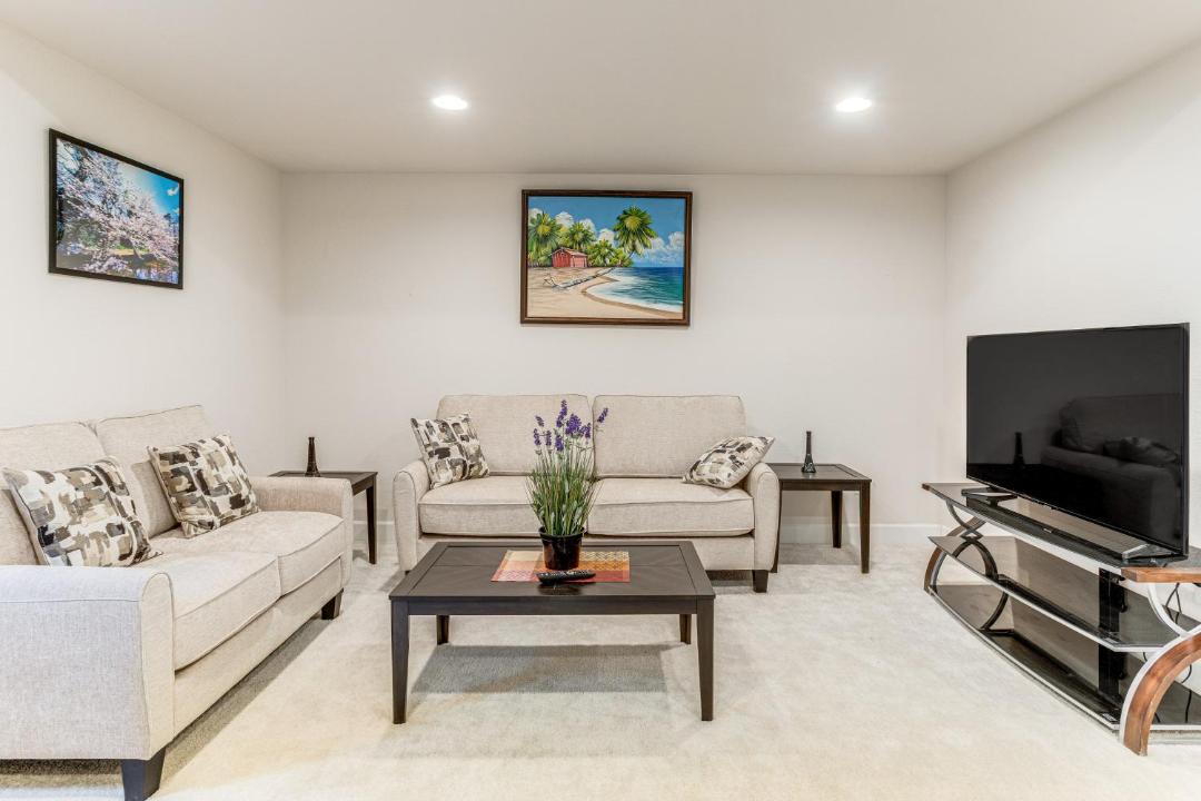 Photo of Livingroom in Aurora