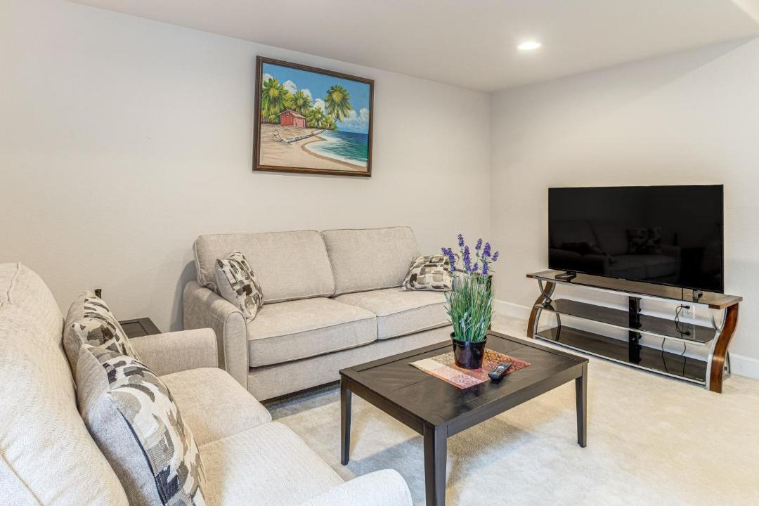 Photo of Livingroom in Aurora