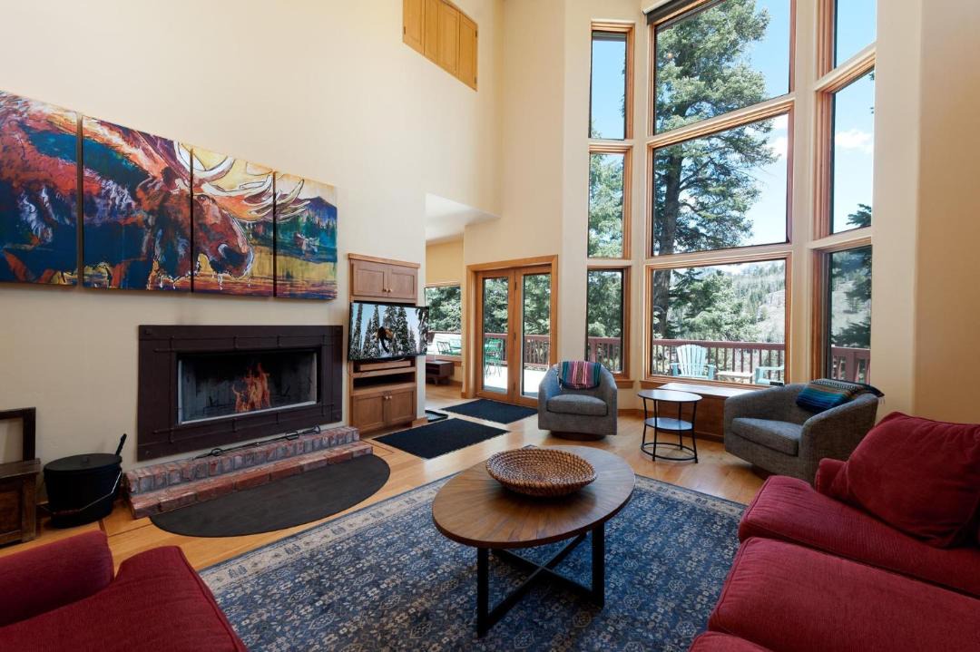 Photo of Livingroom in Columbine Lake