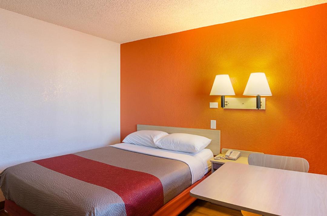 Photo of Bedroom in Regis