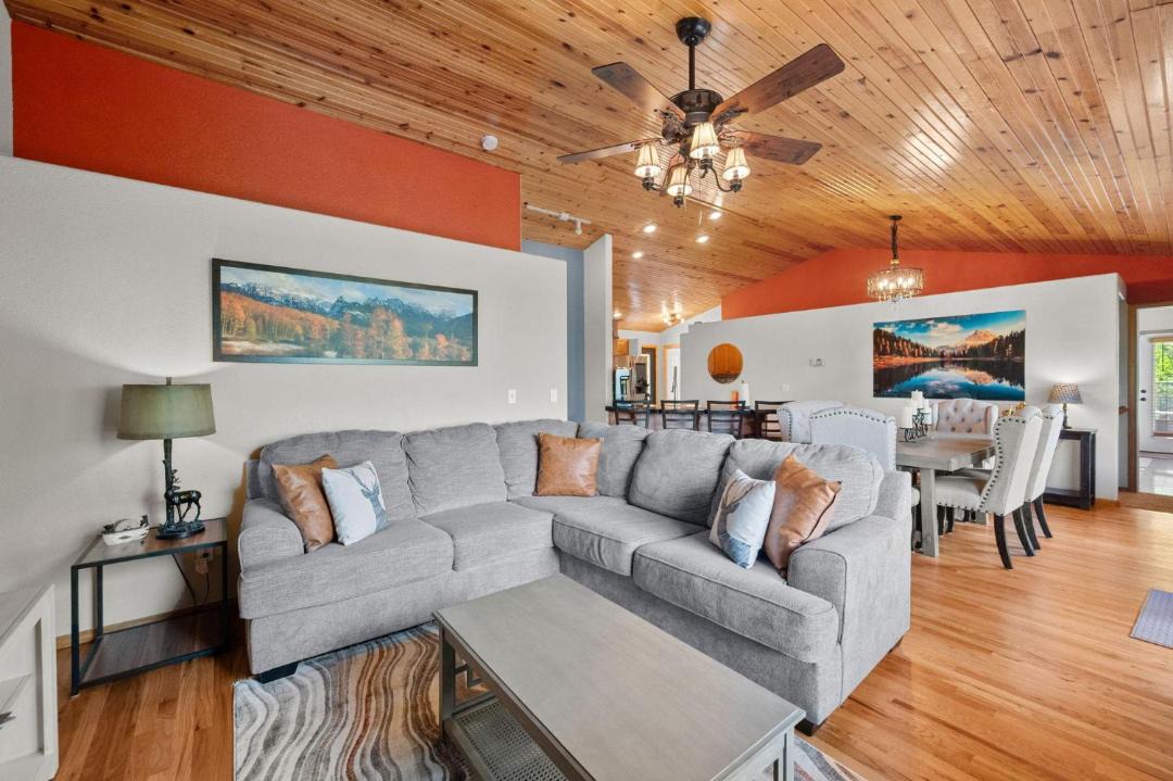 Photo of Livingroom in Woodland Park