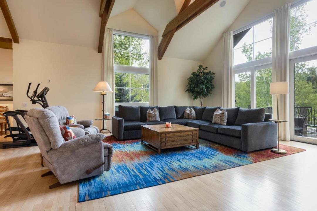 Photo of Livingroom in Avon