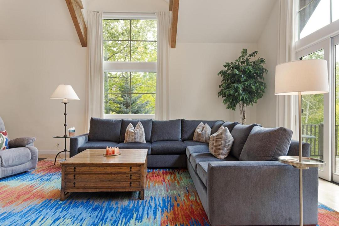 Photo of Livingroom in Avon
