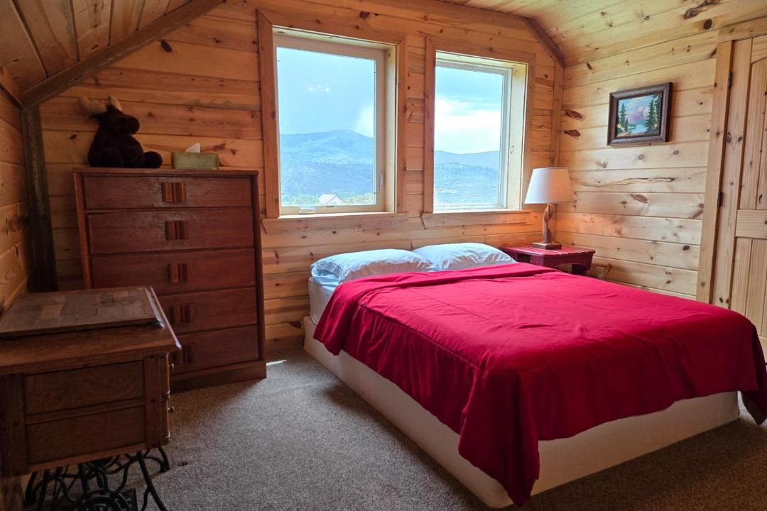 Photo of Bedroom in Alpine Village