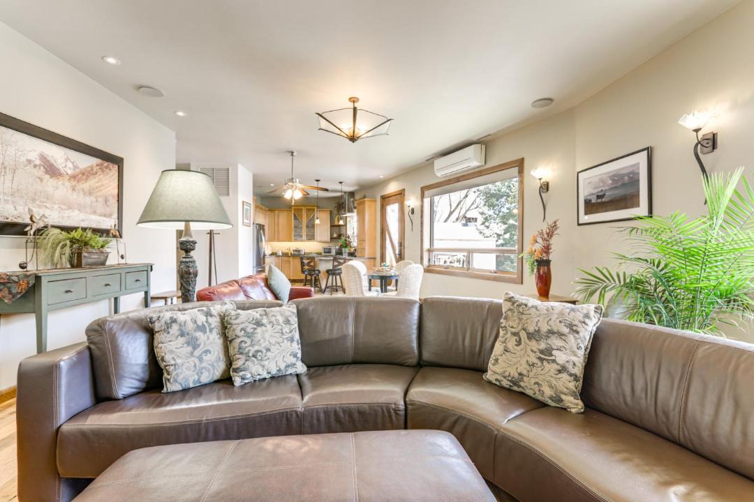 Photo of Livingroom in Carbondale