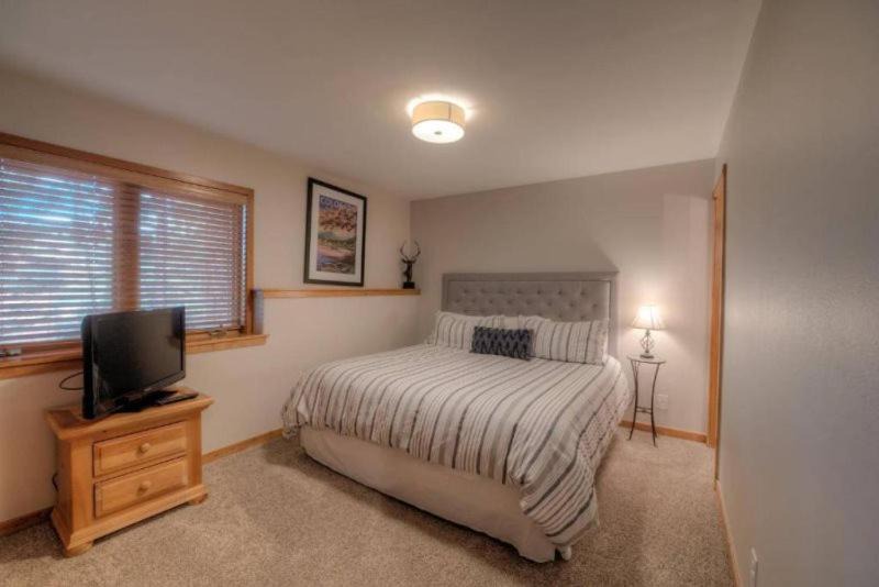 Photo of Bedroom in Four O'Clock