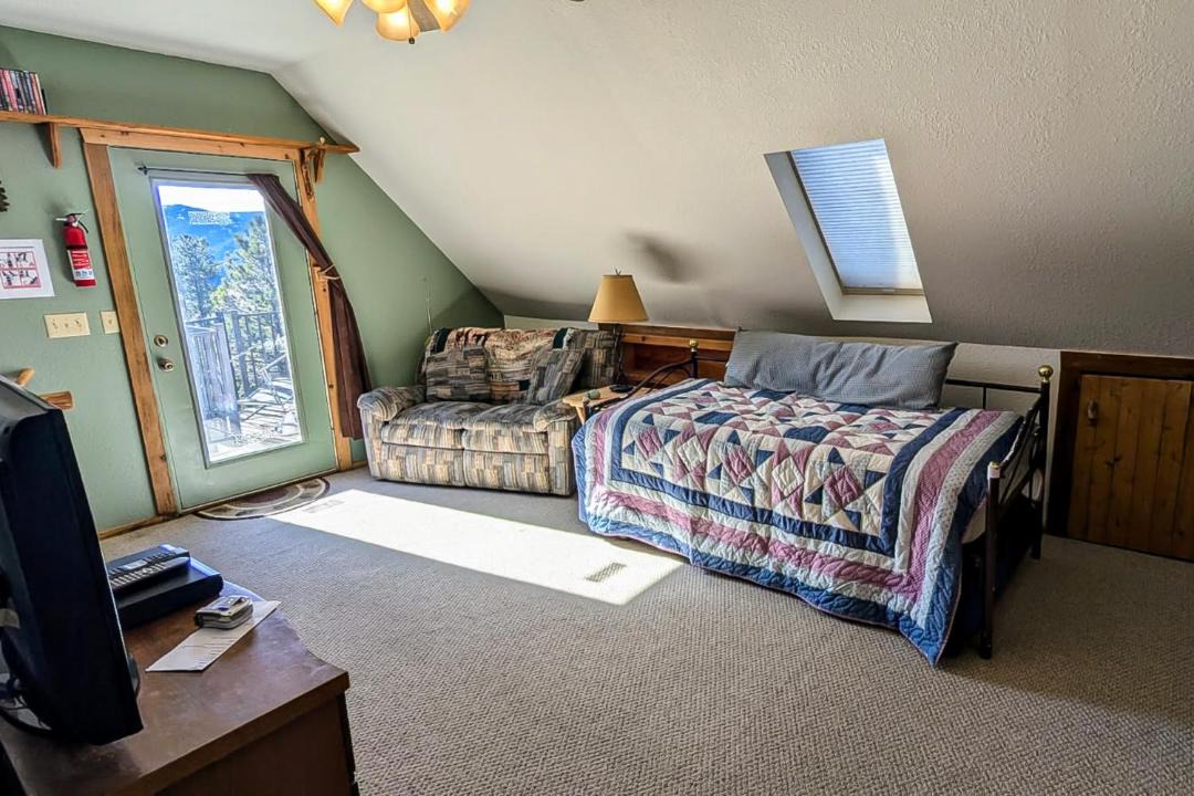 Photo of Bedroom in Drake