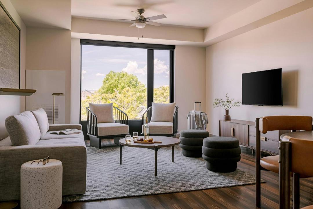 Photo of Livingroom in Jefferson Park