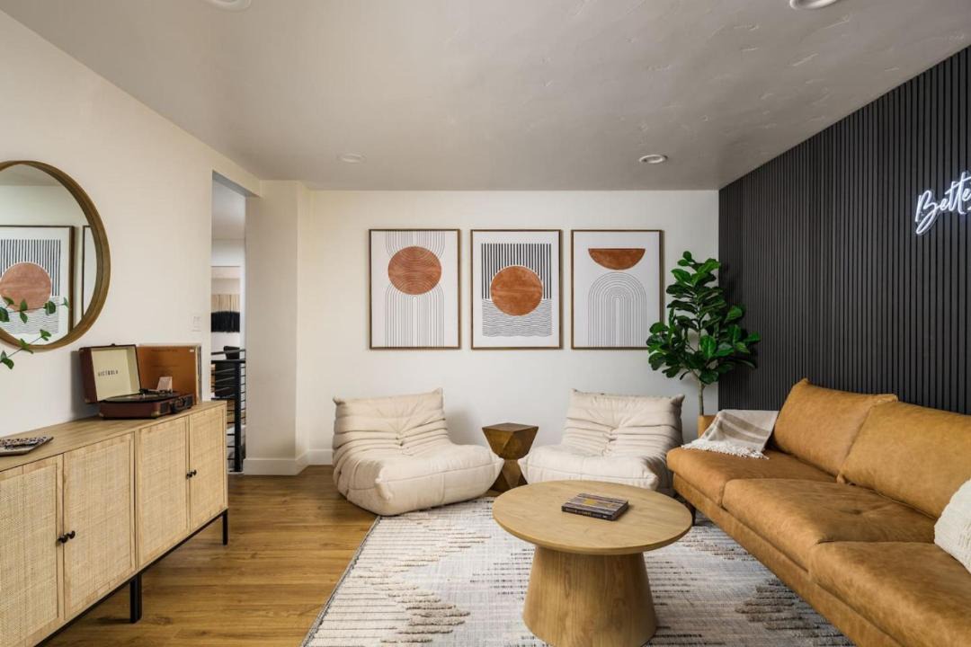 Photo of Livingroom in South Westminster