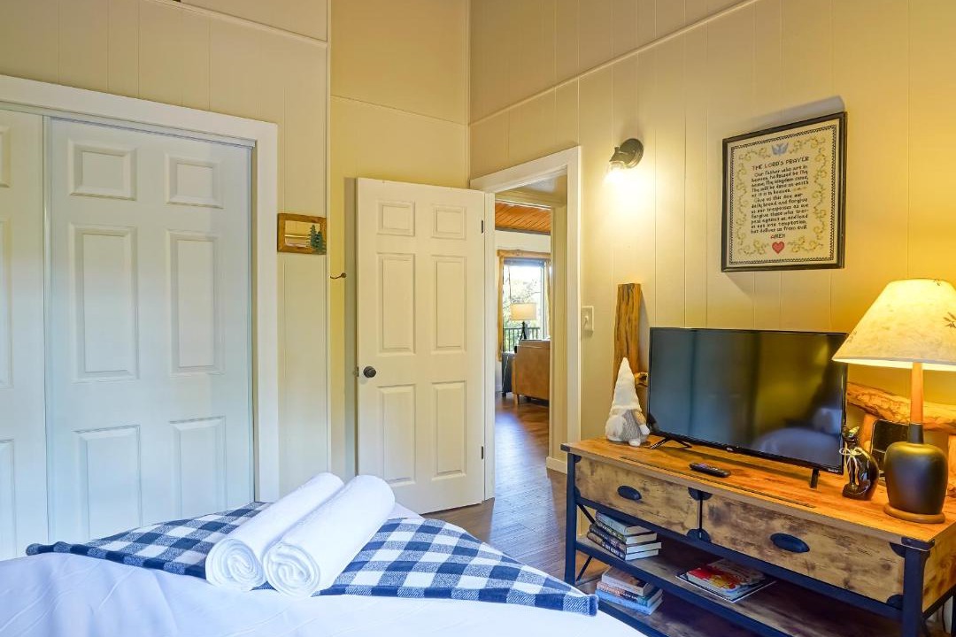 Photo of Bedroom in Rainbow Valley