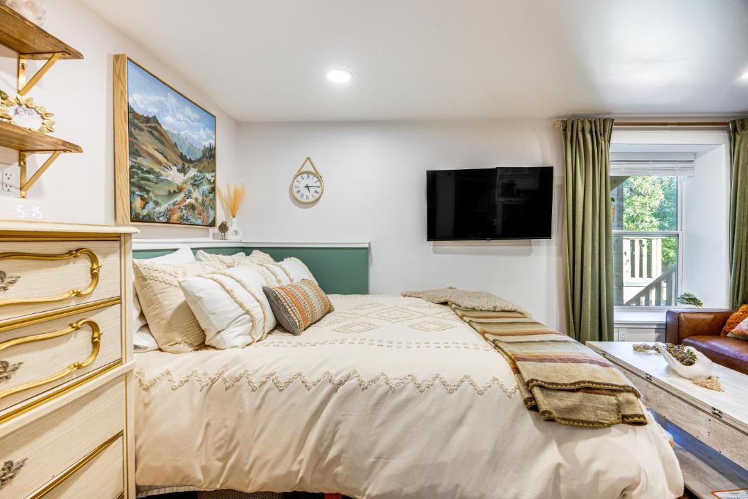 Photo of Bedroom in Manitou Springs