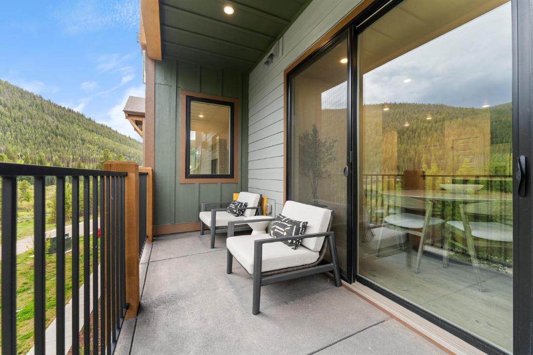 Photo of Patio Balcony in Lakeside Village