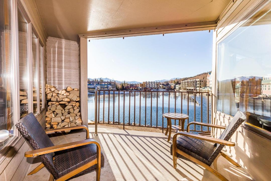 Photo of Patio Balcony in Lakeside Village