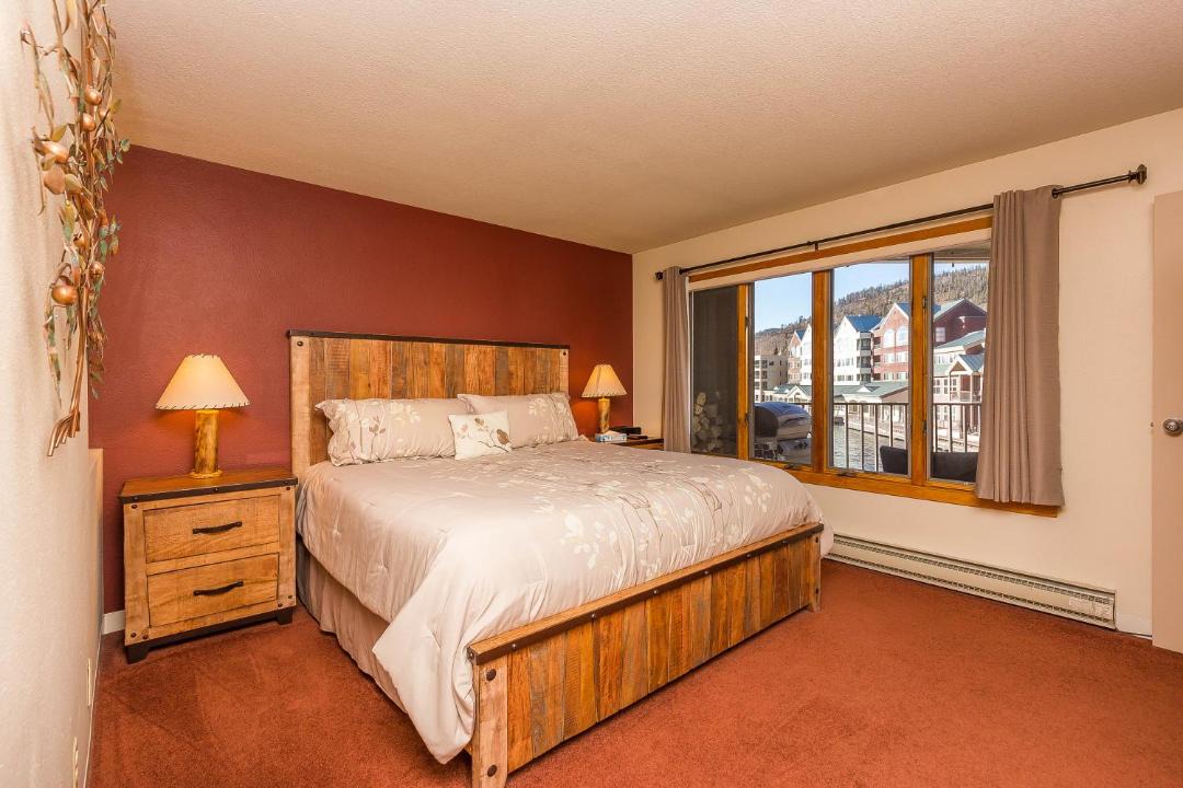Photo of Bedroom in Lakeside Village