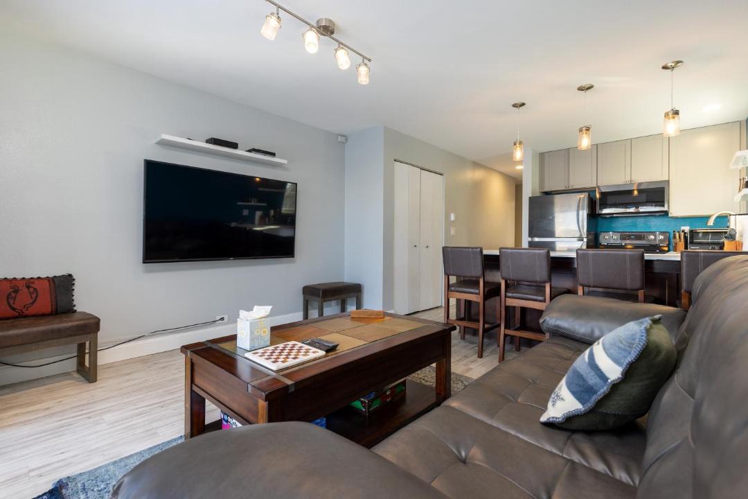 Photo of Livingroom in Summit Cove