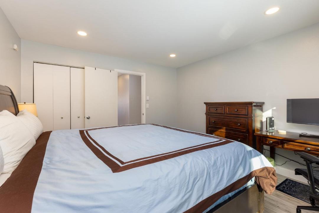 Photo of Bedroom in Summit Cove