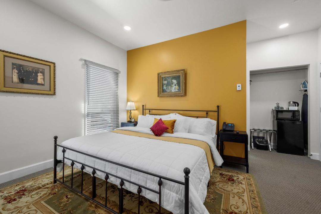 Photo of Bedroom in Idaho Springs