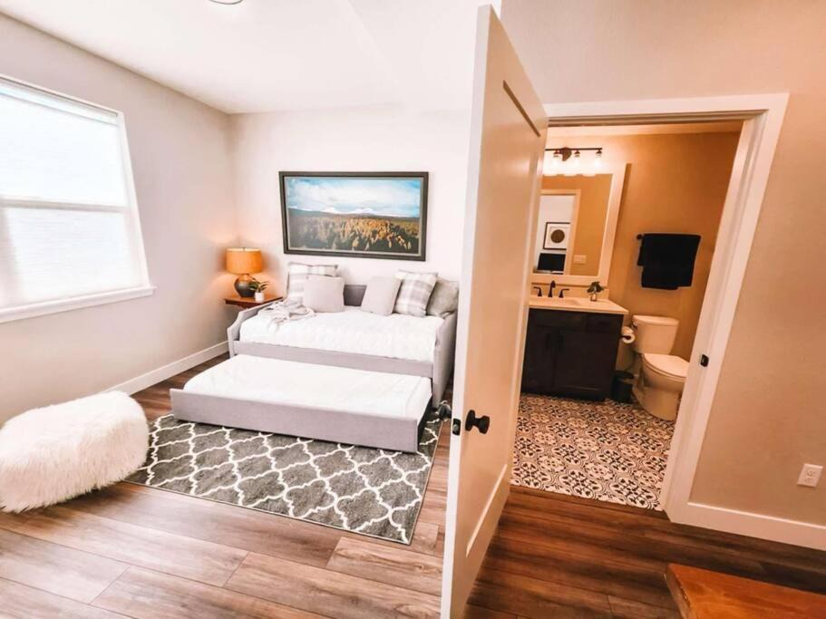 Photo of Bedroom in Skyway