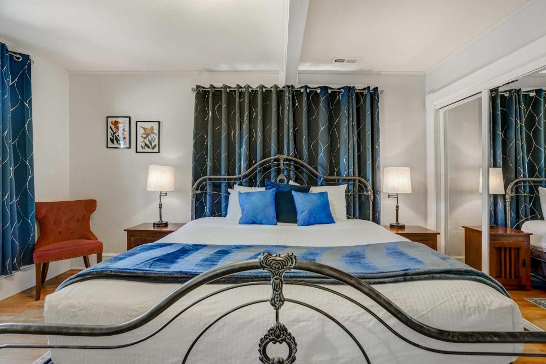 Photo of Bedroom in Manitou Springs