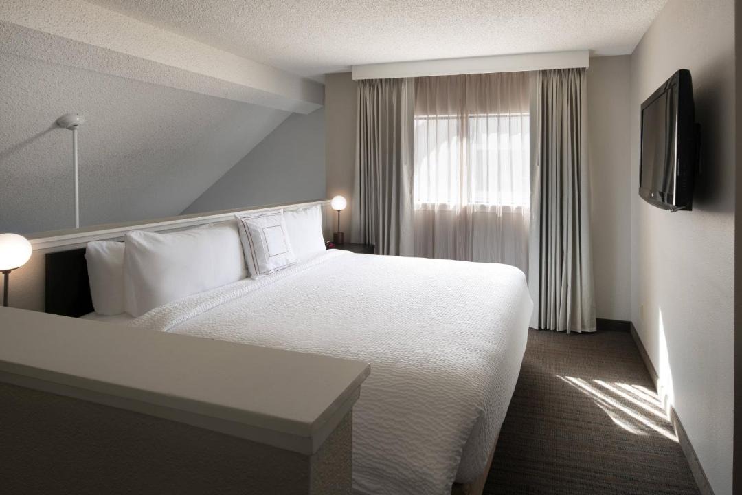 Photo of Bedroom in Glenwood Grove - North Iris