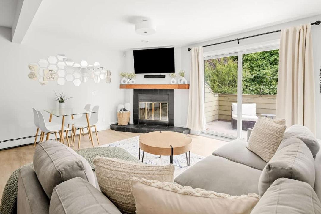 Photo of Livingroom in Winding Trail