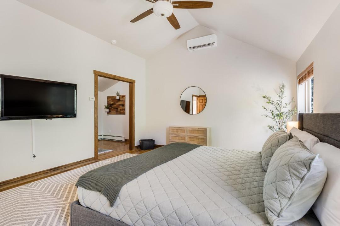 Photo of Bedroom in Glenwood Springs