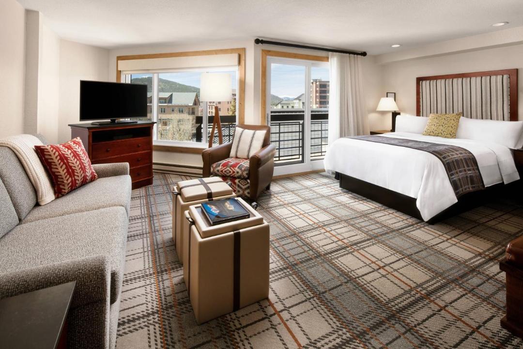 Photo of Bedroom in Peak 9