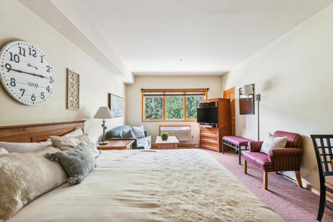 Photo of Bedroom in Mountain House