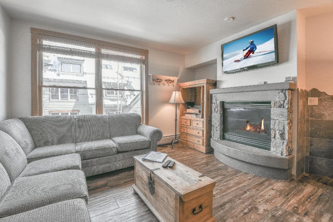 Photo of Livingroom in River Run